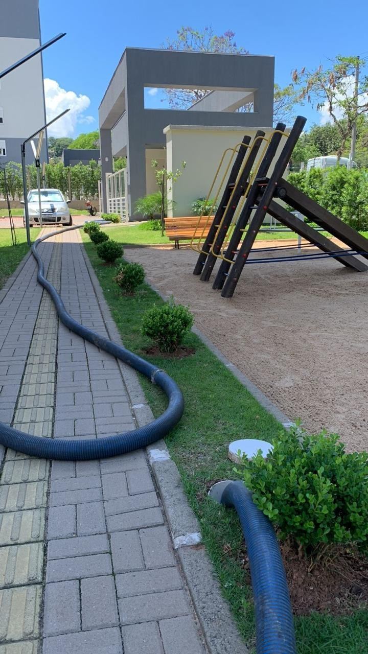 Mangueira da Desentupidora Guri em área comum de condomínio