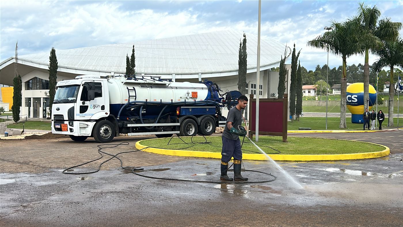 Hidrojateamento e Sucção — Desentupidora Guri